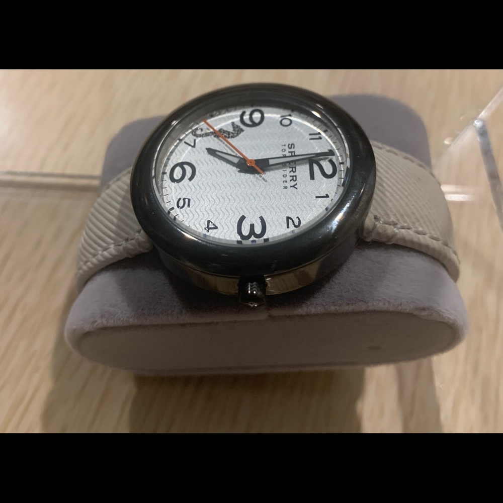 SPERRY TOP~SLIDER CREAM LEATHER WATCH (AUTHENTIC) need battery